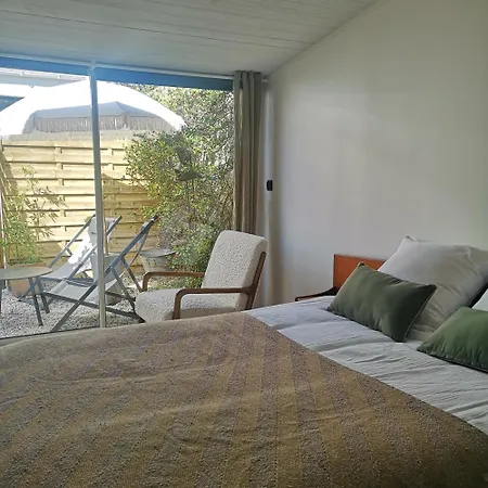 100 M De La Plage, Maison De Coeur De St Gilles
