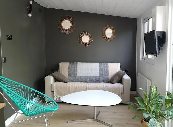 100 M De La Plage, Maison De Coeur De St Gilles *